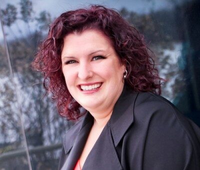 [themify_icon icon="ti-linkedin" link="https://www.linkedin.com/in/tara-pickford-she-her-99b25161/" icon_color="#ffffff"]